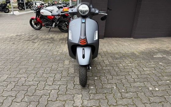 Gebrauchtmotorrad Vespa GTS 300 Super Sport - Bild 16