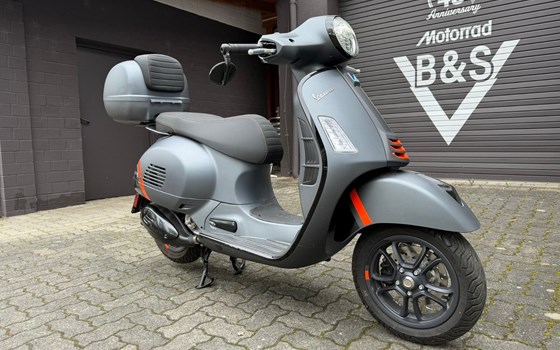 Gebrauchtmotorrad Vespa GTS 300 Super Sport - Bild 2