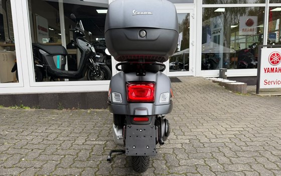 Gebrauchtmotorrad Vespa GTS 300 Super Sport - Bild 4