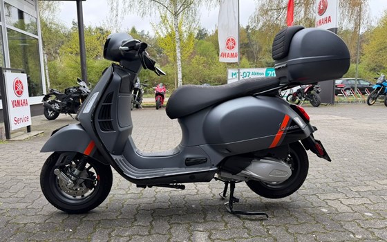 Gebrauchtmotorrad Vespa GTS 300 Super Sport - Bild 6