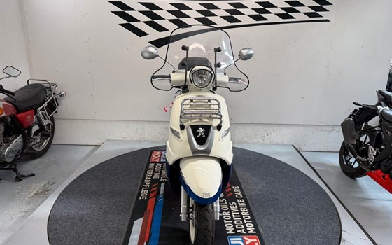 Gebrauchtmotorrad Peugeot Django 150 Allure - Bild 10