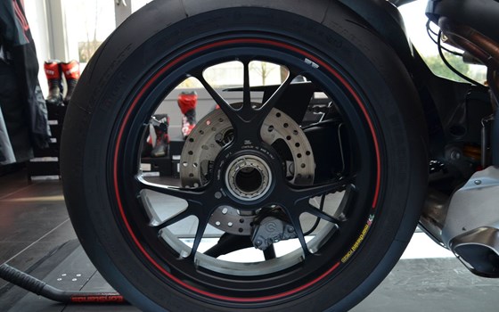 Gebrauchtmotorrad Ducati Panigale V4 Speciale - Bild 8