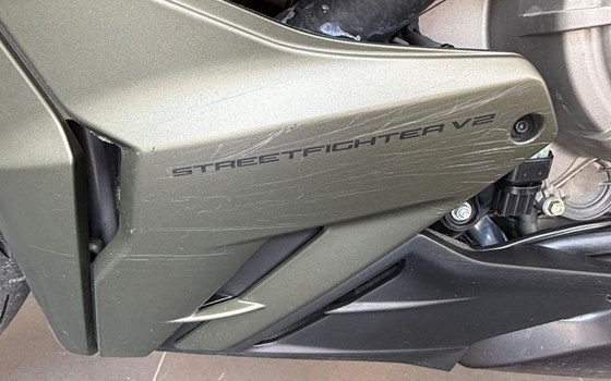 Gebrauchtmotorrad Ducati Streetfighter V2 - Bild 11