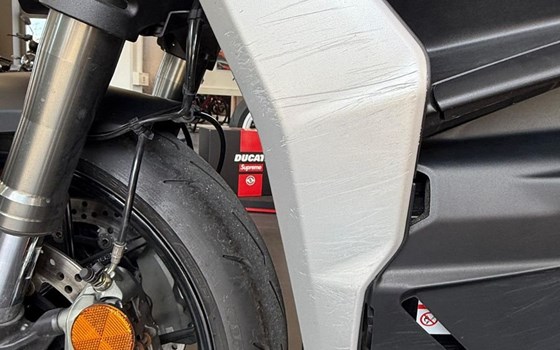Gebrauchtmotorrad Ducati Streetfighter V2 - Bild 12