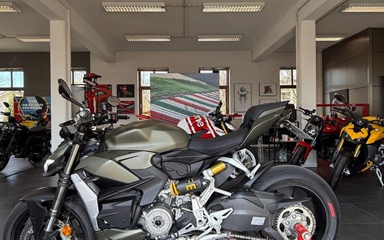 Gebrauchtmotorrad Ducati Streetfighter V2 - Bild 2