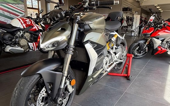 Gebrauchtmotorrad Ducati Streetfighter V2 - Bild 4