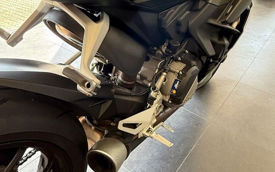 Gebrauchtmotorrad Ducati Streetfighter V2 - Bild 7