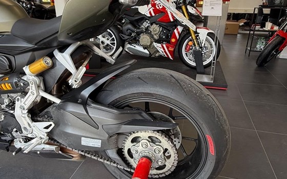 Gebrauchtmotorrad Ducati Streetfighter V2 - Bild 8