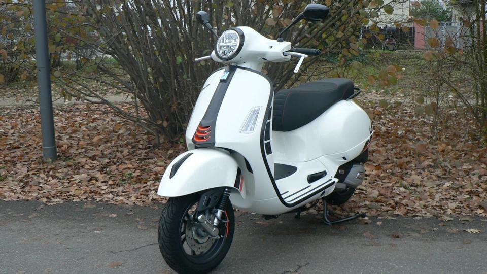 Vespa GTS 125 Super Sport 