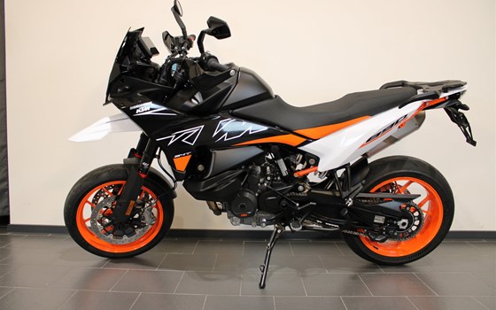 Gebrauchtmotorrad KTM 890 SMT - Bild 3