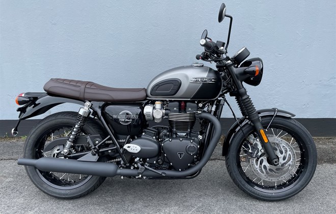 Triumph Bonneville T120 Black
