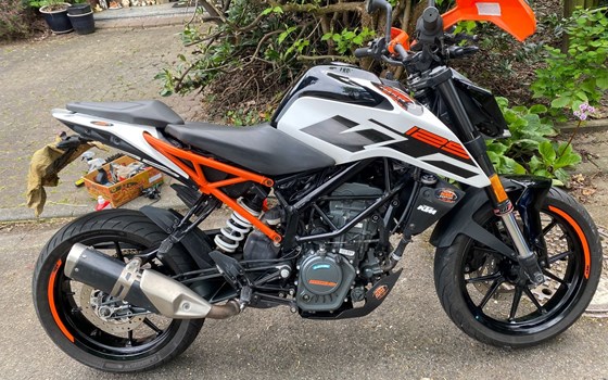 Gebrauchtmotorrad KTM 125 Duke - Bild 1