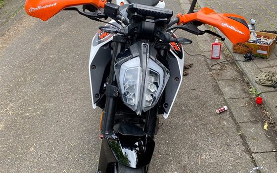 Gebrauchtmotorrad KTM 125 Duke - Bild 2