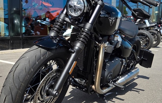 Triumph BONNEVILLE BOBBER CHROME EDITION