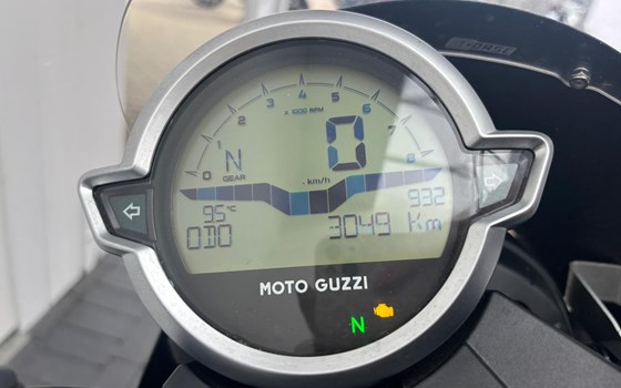 Gebrauchtmotorrad Moto Guzzi V9 Bobber - Bild 3