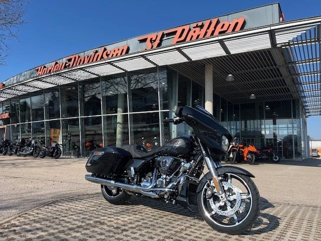 Harley-Davidson Street Glide FLHX (Midnight Ember/Chrome Finish) - Bild 1