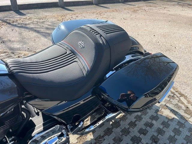 Harley-Davidson Street Glide FLHX (Midnight Ember/Chrome Finish) - Bild 11