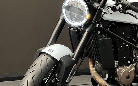 Gebrauchtmotorrad Husqvarna Vitpilen 701 - Bild 11