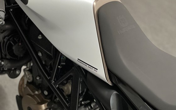 Gebrauchtmotorrad Husqvarna Vitpilen 701 - Bild 6