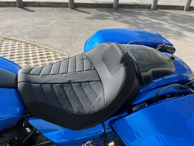 Harley-Davidson CVO Street Glide ST FLHXSE (Electric Coast) - Bild 14