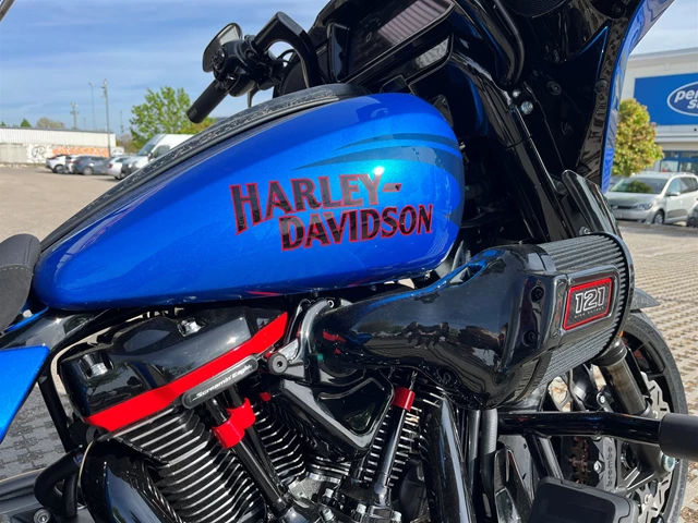 Harley-Davidson CVO Street Glide ST FLHXSE (Electric Coast) - Bild 5