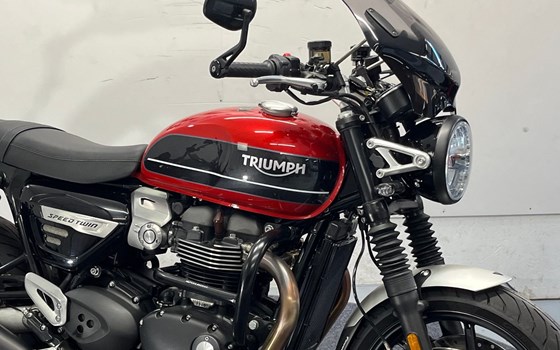 Gebrauchtmotorrad Triumph Speed Twin 1200 - Bild 2