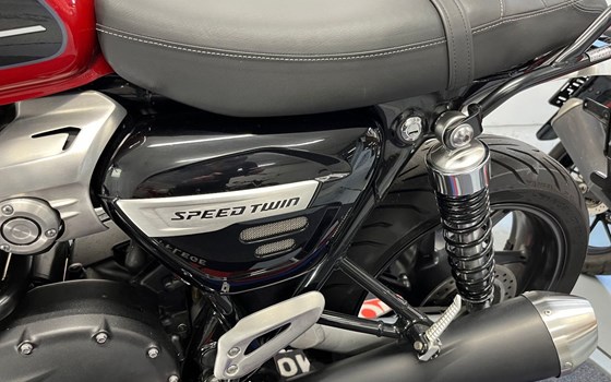 Gebrauchtmotorrad Triumph Speed Twin 1200 - Bild 9