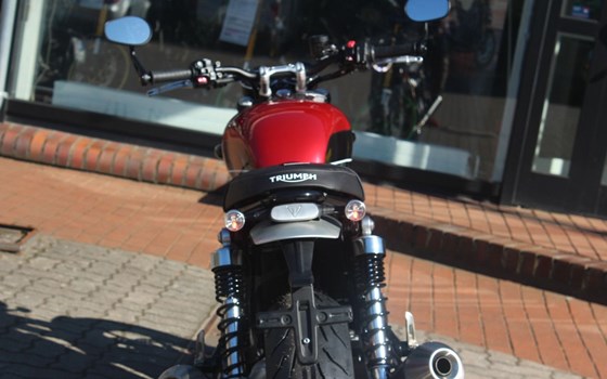 Gebrauchtmotorrad Triumph Speed Twin 1200 - Bild 8