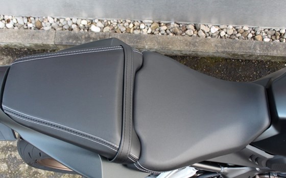 Gebrauchtmotorrad Honda CB650R E-Clutch - Bild 14