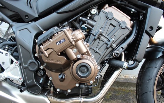 Gebrauchtmotorrad Honda CB650R E-Clutch - Bild 25