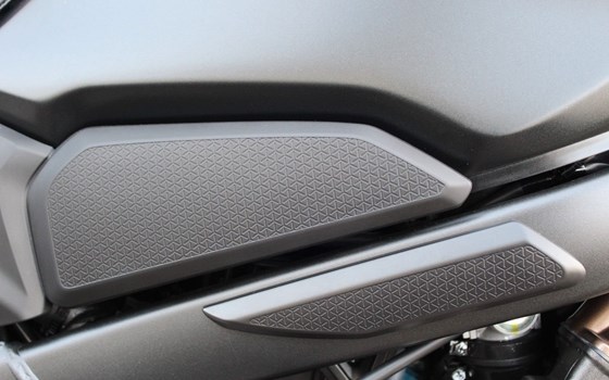 Gebrauchtmotorrad Honda CB650R E-Clutch - Bild 7