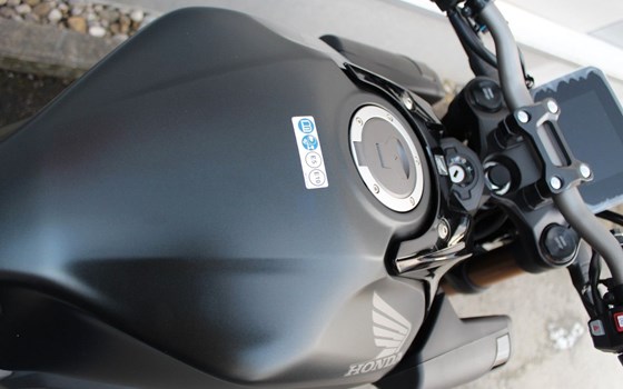 Gebrauchtmotorrad Honda CB650R E-Clutch - Bild 8