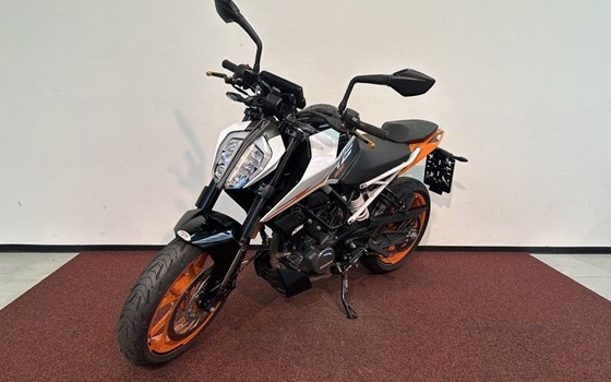 Gebrauchtmotorrad KTM 125 Duke - Bild 4