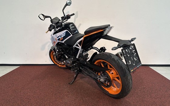 Gebrauchtmotorrad KTM 125 Duke - Bild 6