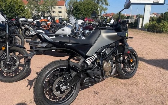 Gebrauchtmotorrad Husqvarna Svartpilen 401 - Bild 1