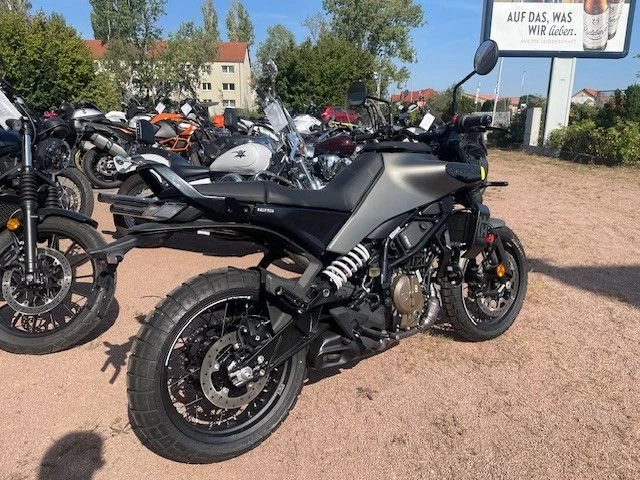 Husqvarna Svartpilen 401