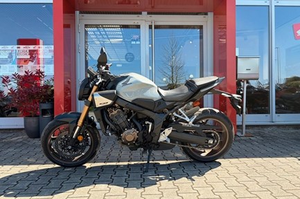 Honda CB650R E-Clutch