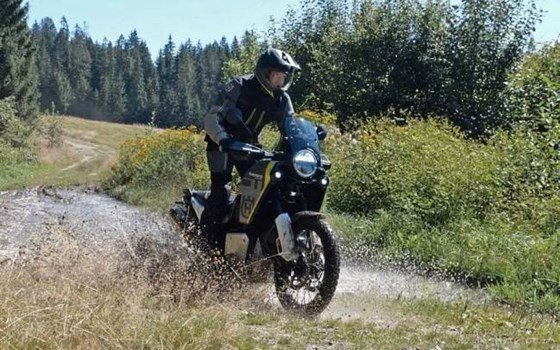 Neufahrzeug Husqvarna Norden 901 - Bild 9