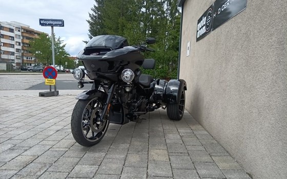 Gebrauchtmotorrad Harley-Davidson Road Glide 3 - Bild 3