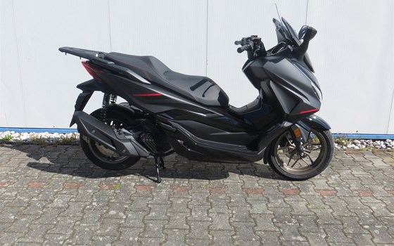 Gebrauchtmotorrad Honda Forza 125 Special Edition - Bild 1