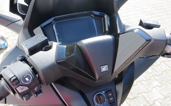 Gebrauchtmotorrad Honda Forza 125 Special Edition - Bild 7