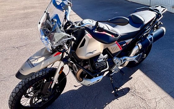 Gebrauchtmotorrad Moto Guzzi V85 TT Travel - Bild 2