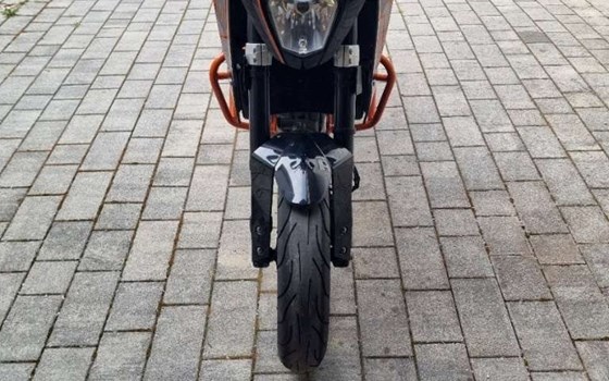 Gebrauchtmotorrad KTM 690 Duke - Bild 4