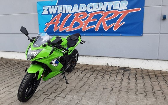 Gebrauchtmotorrad Kawasaki Ninja 125 - Bild 2