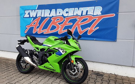 Gebrauchtmotorrad Kawasaki Ninja 125 - Bild 3