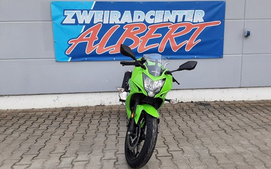 Gebrauchtmotorrad Kawasaki Ninja 125 - Bild 8