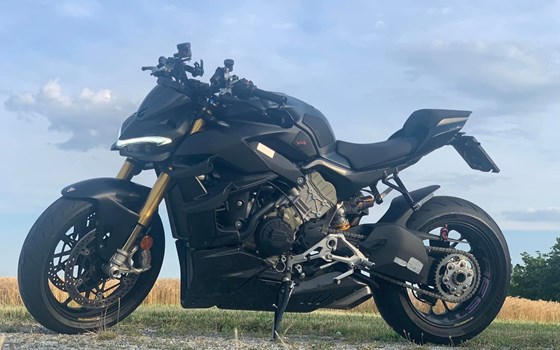 Gebrauchtmotorrad Ducati Streetfighter V4 S - Bild 1