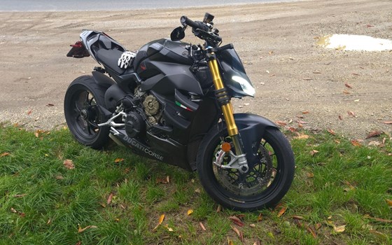 Gebrauchtmotorrad Ducati Streetfighter V4 S - Bild 10