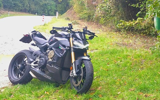 Gebrauchtmotorrad Ducati Streetfighter V4 S - Bild 9