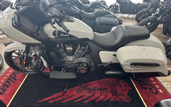 Neufahrzeug Indian Challenger Dark Horse - Bild 1